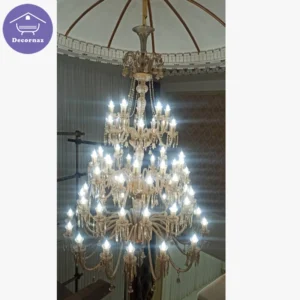 لوستر باکارا کریستالی طبقاتی طلایی با نور پردازی سرد